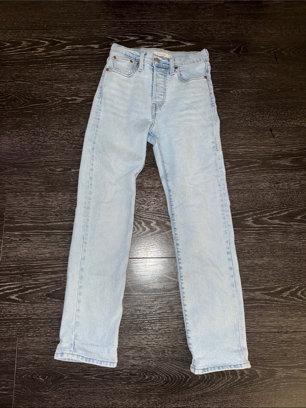 LEVI’s Light Wash Women’s Straight-Leg Jeans - Classic Denim